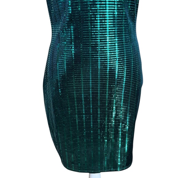 Elegant Green Sequin Dress - Picture 17 of 17